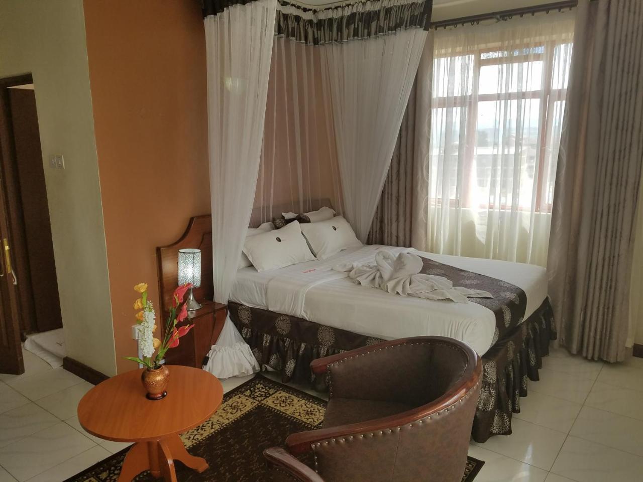 Chester Hotel Nakuru Extérieur photo
