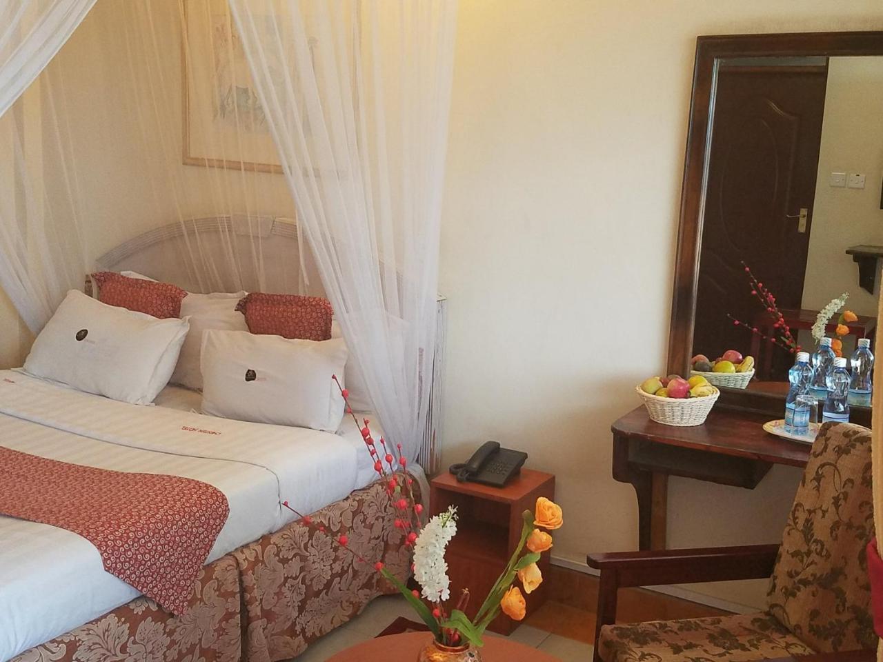 Chester Hotel Nakuru Extérieur photo